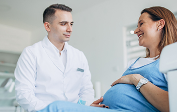 Pregnant woman seeing a dentist